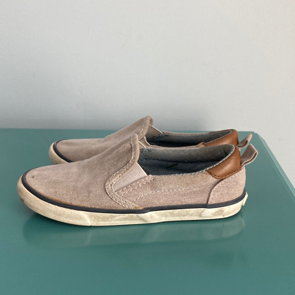 Old Navy Kids Light Gray Slip-On Sneakers Kids Size 10 - Picture 4 of 14